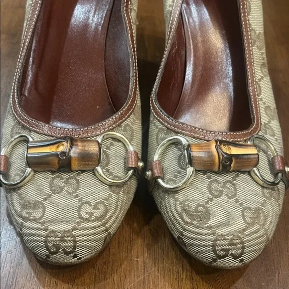 Gucci Women's Tan Canvas Loafers with Gold Accents - Picture 5 of 16
